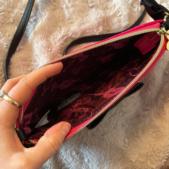 Betsey Johnson Crossbody bag! - Picture 5 of 10
